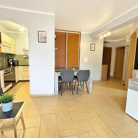 Apartamenty Bryza - Chelmonskiego - Parking - Centrum Swinoujscie Ngoại thất bức ảnh